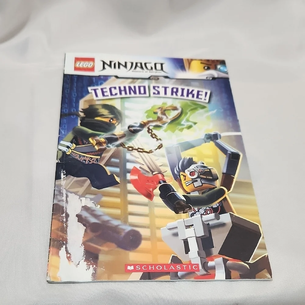LEGO Ninjago Building Set Dynamic Ninja in Red and Black
